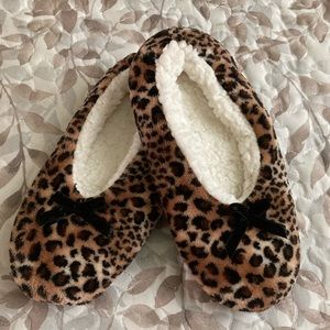 Leopard Print Slippers with Faux Fleece Lining
